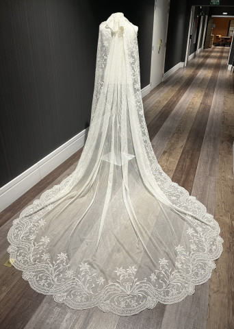 MANTILLA BRAHMS- ESPERANZA BERTRAN- GOLD- NOVIA